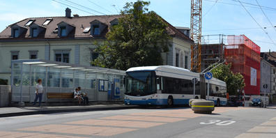 Bis Ende August kann man auch Busse in Richtung Schaffhauserplatz/HB nicht überholen.