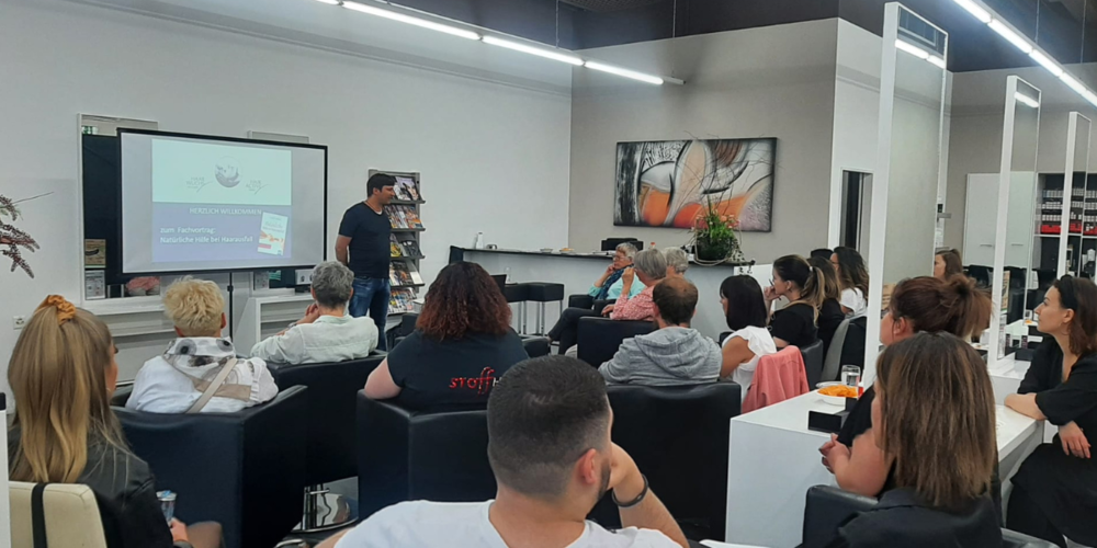 Das Personal von Amici Hairdesign wird geschult