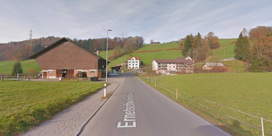 Während der zehnwöchigen Sperrung der Ernetschwilerstrasse werden Verkehr und Postauto umgeleitet.