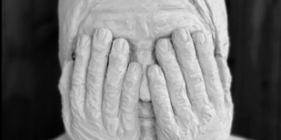 Die Künstlerin aus Weesen zeigt in der Ausstellung «Lebensabschnitte» verschiedene spannende Skulpturen .
