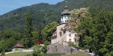 Der «Froschkönig» veranstaltet ein Picknick im Garten von Schloss Grünenstein