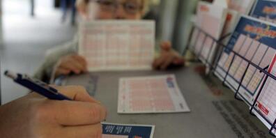 Niemand knackte am Freitag den Jackpot bei der Euro-Millionen-Lotterie. Ein Glückspilz oder eine Glückspilzin in der Schweiz gewann immerhin etwas mehr als eine Million Franken. (Symbolbild)