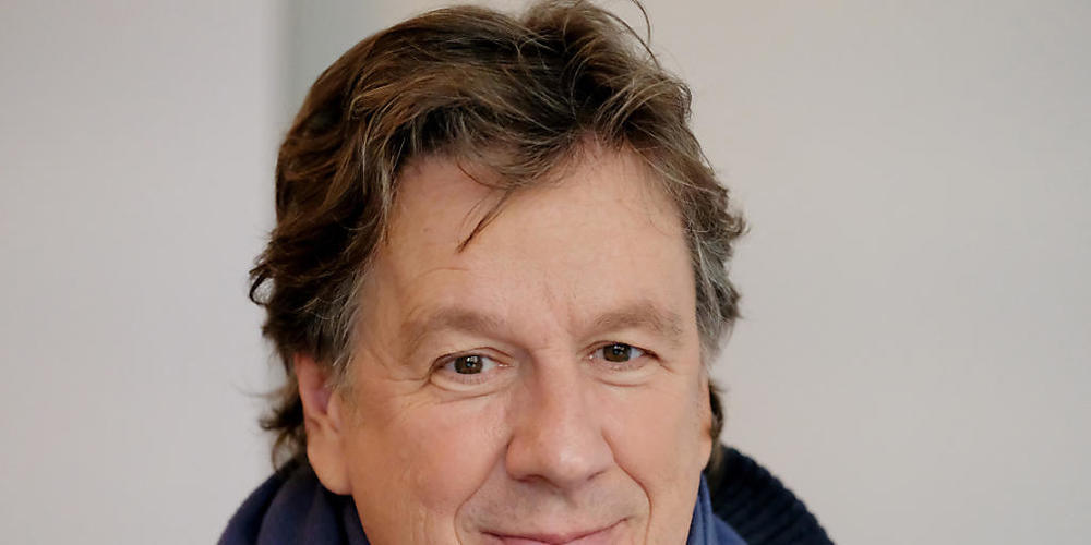 Meteorologe Jörg Kachelmann kann der Empfehlung, sich für den Winter mit Brennholz einzudecken, überhaupt nichts abgewinnen. Brennholz und Pellets seien eine Katastrophe für die Umwelt. (Archivbild)