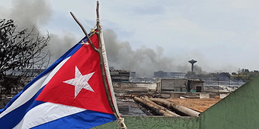 Das Feuer im kubanischen Treibstofflager konnte gelöscht werden. Die Bilanz des Unglücks lautet derzeit zwei Tote, 14 Vermisste und 132 Verletzte. (Archivbild)