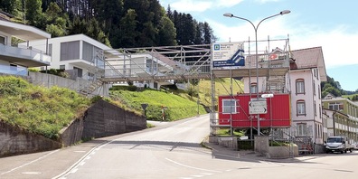 Die Passerelle beim Start in Walzenhausen ist bereits aufgebaut