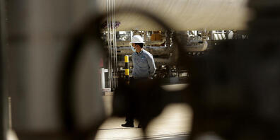 Ein Ingenieur auf dem Khurais-Ölfeld von Saudi Aramco, 150 nordwestlich von Riad. (Archivbild)