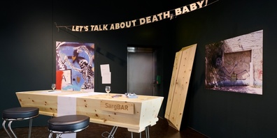 Führung für Gehörlose durch die aktuelle Ausstellung «Der Tod, radikal normal. Über das, was am Ende wichtig ist».