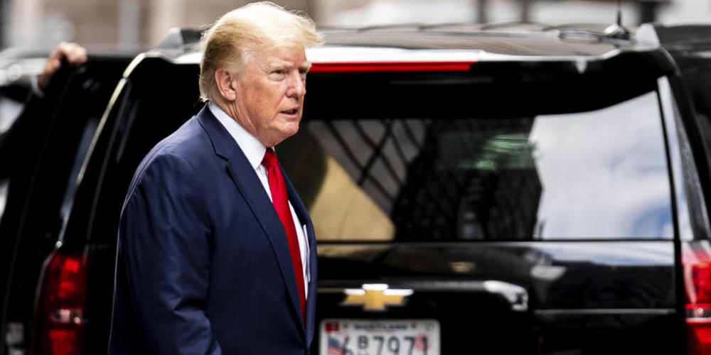 Nach der Razzia im Anwesen von Ex-US-Präsident Donald Trump widersetzt sich das Justizministerium Forderungen nach einer Veröffentlichung des Dokuments, mit dem die Behörden den richterlichen Durchsuchungsbeschluss erwirkt hatten. (Archivbild)