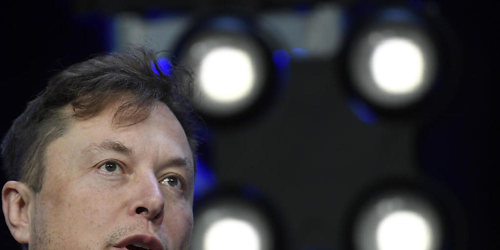 ARCHIV - Elon Musk, CEO von Tesla und SpaceX, spricht auf der SATELLITE-Konferenz und -Ausstellung in Washington. Foto: Susan Walsh/AP/dpa