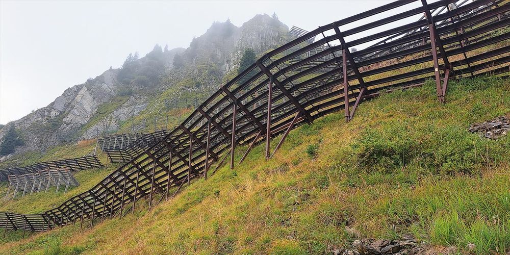 Aufgrund der wellenlinien-förmigen Erscheinung der Werke sind die Geländeverschiebungen gut zu erkennen.