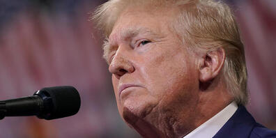 ARCHIV - Donald Trump, ehemaliger Präsident der USA, spricht bei einer Kundgebung in Wilkes-Barre, Pennsylvania. Foto: Mary Altaffer/AP/dpa