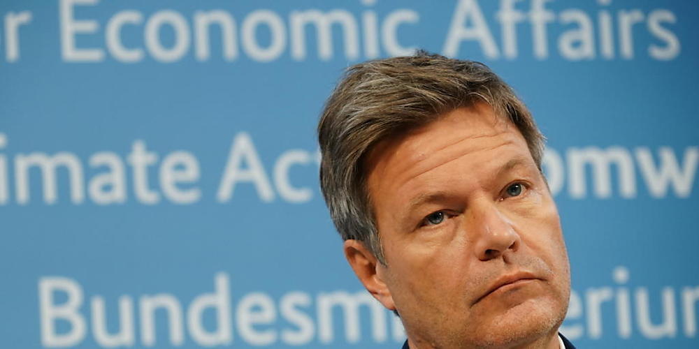 Der deutsche Wirtschaftsminister Robert Habeck hat einigen Lieferstaaten von Erdgas überhöhte Preise vorgeworfen. "Einige Länder, auch befreundete, erzielen teils Mondpreise. Das bringt natürlich Probleme mit sich, über die wir sprechen müssen." (...