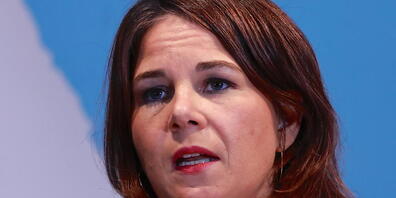 Deutschland hat erneut eine Reihe von Anhängerinnen der Dschihadistenmiliz Islamischer Staat (IS) und deren Kinder aus einem Gefangenenlager in Syrien zurückgeholt, wie Aussenministerin Annalena Baerbock am Mittwochabend in Berlin mitteilte. (Arch...