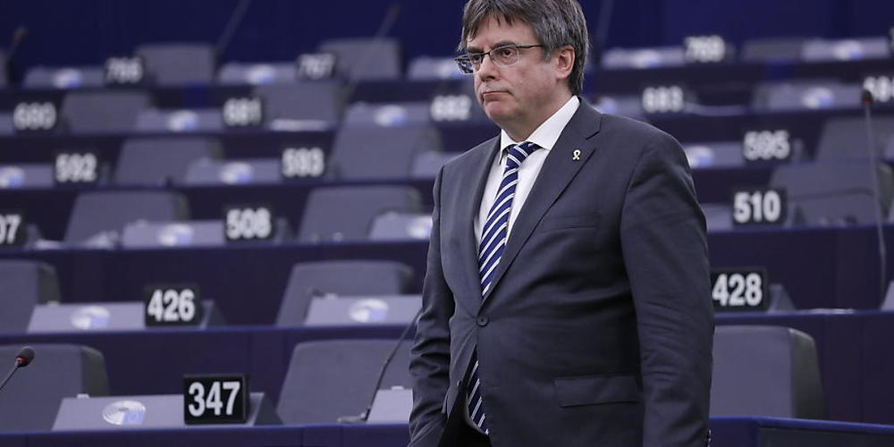 Die Partei des früheren katalanischen Regionalpräsidenten und Unabhängigkeitsbefürworters Carles Puigdemont verlässt die Regionalregierung in Katalonien. (Archivbild)