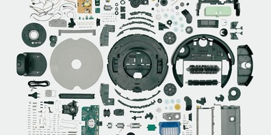 So viel steckt in einem elektrischen Staubsauger: 1726g recyclebare und 772g nicht-recyclebare Kunststoffe,  702g Lithium, 121g Eisen, 83g Kupfer, 6g Chromstahl und 3g Messing. Mehr dazu auf:  https://www.erecycling.ch/wissenswertes/wissensblog/fach115.html