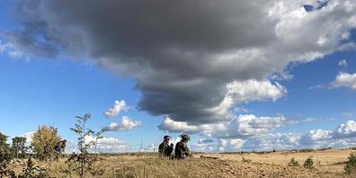 dpatopbilder - Deutsche Soldaten nehmen an einer Übung teil. Es ist die erste Militärübung der deutschen Brigade zum verstärkten Schutz der Nato-Ostflanke. Foto: Alexander Welscher/dpa