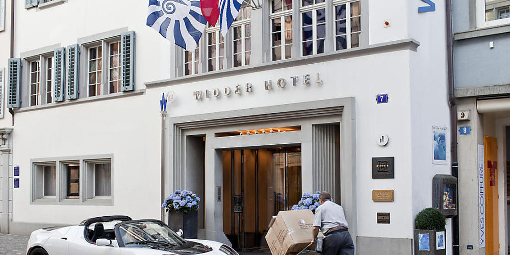 Die Zürcher "Bar am Wasser" ist Schweizer Bar des Jahres 2023, Hotelbar des Jahres im deutschsprachigen Raum ist die Zürcher "Widder Bar". Sie habe auch die "Barkarte des Jahres", hiess es bei der Preisverleihung der Mixology Bar Awards am Sonntag...