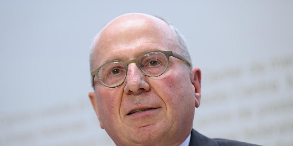 Der St. Galler Regierungsrat Fredy Fässler (SP) hat sich bei einem Unfall verletzt und fällt mindestens drei Wochen aus. (Archivbild)