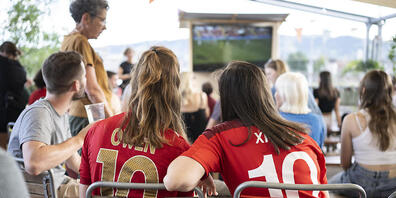 Richtiges WM-Fieber dürfte es bei der bevorstehenden WM kaum geben. Im Kanton Zürich gibt es nur wenige Public Viewings. Ein Grund dafür ist die Saison, ein anderer der Austragungsort Katar. (Archivbild)