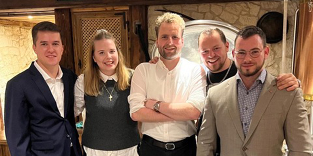 Der neu zusammen gesetzte Vorstand der JSVP Kanton Schwyz: v.l.n.r. Mattia Mettler, Sarah Zimmermann, Zachäus Achermann, Rico Betschart und Jan Stocker. 