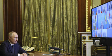 Der russische Präsident leitet eine Sitzung des Sicherheitsrates per Videokonferenz in St. Petersburg. Foto: Gavriil Grigorov/Pool Sputnik Kremlin/AP/dpa