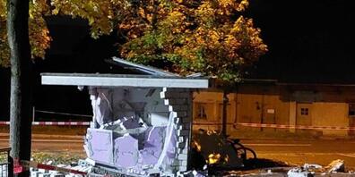 Bei der Sprengung des Bancomaten in einem freistehenden Gebäude in Egliswil AG entstand grosser Sachschaden.