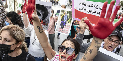Eine Solidaritätskundgebung vor dem iranischen Konsulat in Istanbul. Foto: Onur Dogman/SOPA Images via ZUMA Press Wire/dpa