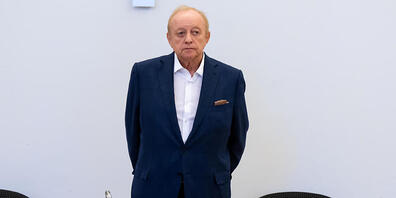 ARCHIV - Die Staatsanwaltschaft hat Schuhbeck wegen des Verdachts der Steuerhinterziehung angeklagt. Foto: Sven Hoppe/dpa