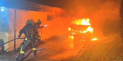 Die zuständige Feuerwehr konnte das Feuer löschen. Die genaue Brandursache wird noch ermittelt.