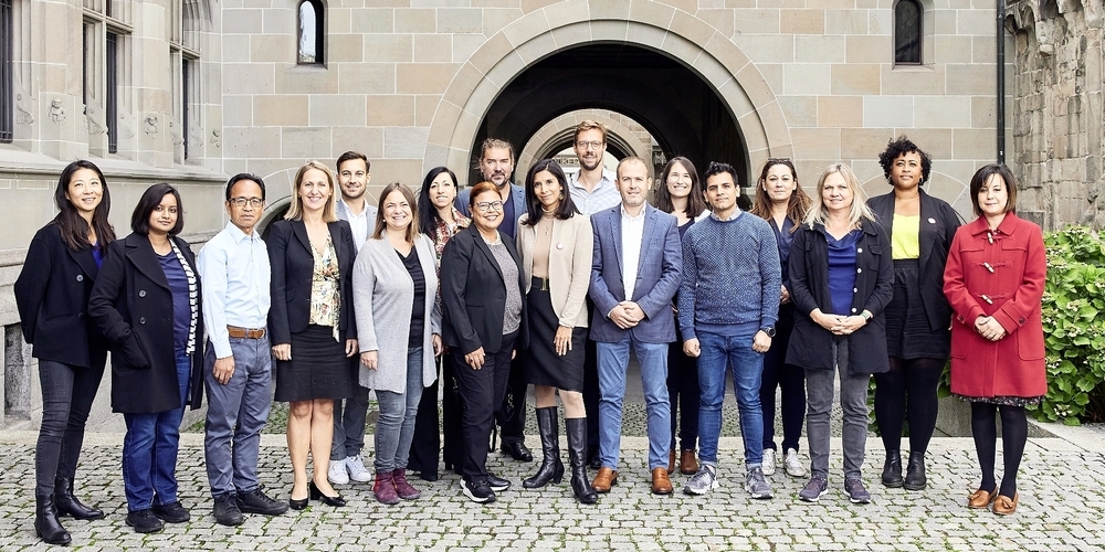 Der neu zusammengesetzte (nicht ganz vollzählige) Ausländerbeirat für die Legislaturperiode 2022 bis 2026 am 17. September.