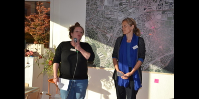 Wanda Keller (l.) und Linda Gosteli führen die Drehscheibe Oerlikon/Seebach.