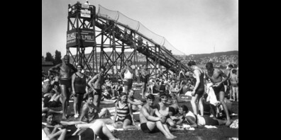 Die 1927 erstellte Wasserschlittbahn  wurde 1935 wieder abgebaut, weil sie in marodem Zustand war.