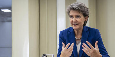 Bundesrätin Simonetta Sommaruga ist offen für Abkommen zur Finanzierung von Wasserkraftprojekten in Ländern, mit denen die Schweiz Vereinbarungen zur Kompensation von Treibhausgasemissionen unterzeichnet hat.