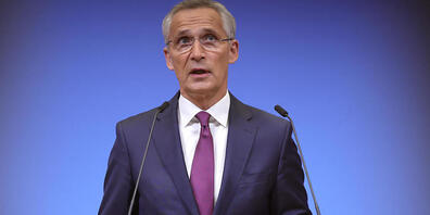 Jens Stoltenberg, Generalsekretär der NATO, spricht während einer Pressekonferenz nach dem Treffen der NATO-Verteidigungsminister im NATO-Hauptquartier. Foto: Olivier Matthys/AP/dpa