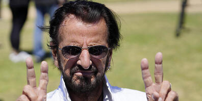 Der frühere Beatles-Schlagzeuger Ringo Starr (82) ist zum zweiten Mal innerhalb weniger Wochen positiv auf das Coronavirus getestet worden. "Ich bin sicher, ihr seid genauso überrascht davon, dass ich wieder positiv auf Covid getestet wurde." (Arc...