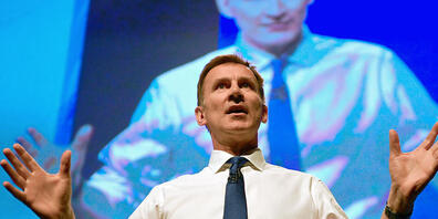 ARCHIV - Jeremy Hunt, damals Außenminister von Großbritannien, spricht bei einer Regionalkonferenz seiner Partei im Kongresszentrum ICC. Foto: Ben Birchall/PA Wire/dpa