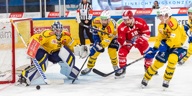 Die SCRJ Lakers können die ausgeglichene Partie gegen den HC Davos im Penaltyschiessen für sich entscheiden.