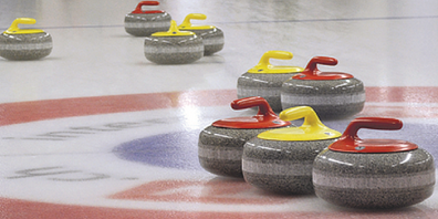 Für die Curling Weltmeisterschaft stehen noch einige Kleinarbeiten an.