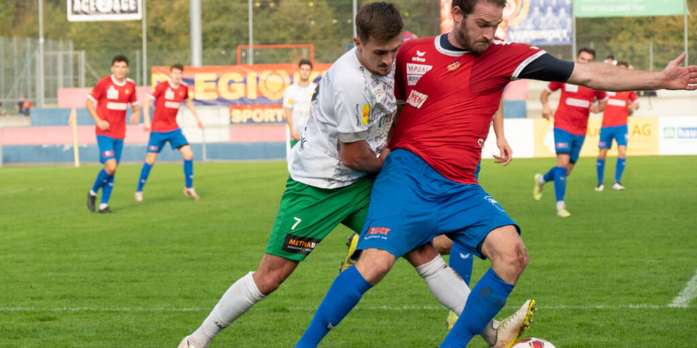 «Mehr Aggressivität gegen den Ball», verlangt Brühls Trainer Denis Sonderegger im Spiel gegen Basel II. Gegen Cham (hier im Bild) reichte es nur zu einem 1:3