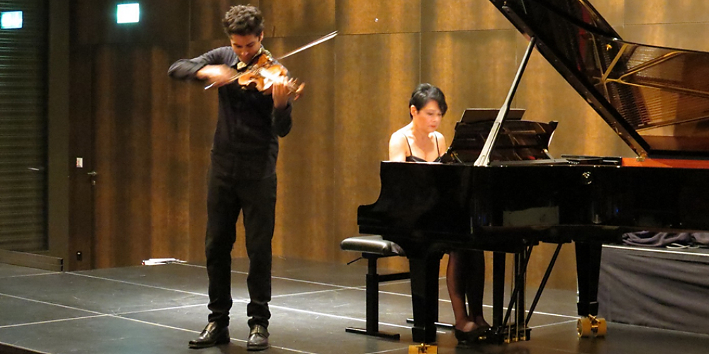 Julius Aria Sahbai (Violine) und Anna Danielewicz (Klavier).
