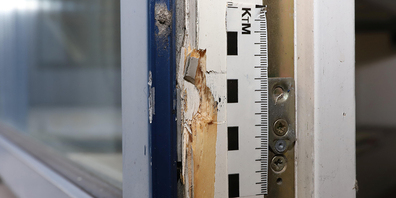 Fünf Mal verschafften sich Einbrecher in Niederunen und Näfels Zutritt zu Räumlichkeiten von Gewerbebetrieben. 