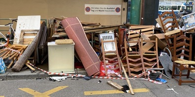 Dafür sind eigentlich die Recyclingsstellen der Stadt da: Sperrmüll von Privaten und von Gewerbebetrieben. Doch bald muss man zum korrekten Entsorgen anstatt ins Hagenholz an die Stadtgrenze nach Zürich-Affoltern fahren.