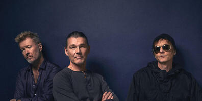 HANDOUT - Das neue Album «True North» der norwegischen Band a-ha mit Magne Furuholmen (l-r), Morten Harket und Pal Waaktaar-Savoy zeigt ganz neue Seiten der Gruppe. Foto: Stian Andersen/Sony Music/dpa - ACHTUNG: Nur zur redaktionellen Verwendung i...