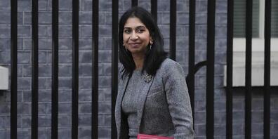 ARCHIV - Großbritanniens Innenministerin Suella Braverman soll Berichten zufolge aus der Regierung ausscheiden. Foto: Kin Cheung/AP/dpa