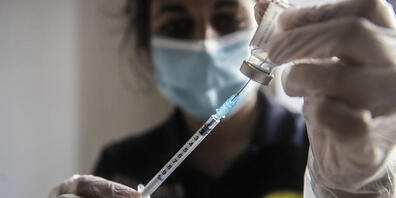 Die Covid-19-Pandemie hat die Lebenserwartung in der Schweiz deutlich verringert. Nun steigt sie wieder auf das Niveau von vor dem Ausbruch der Pandemie. (Archivbild)