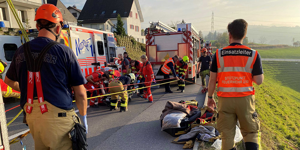 Der Lenker des Unfallwagen wurde lebensbedrohlich verletzt und musste ins Spital geflogen werden. 