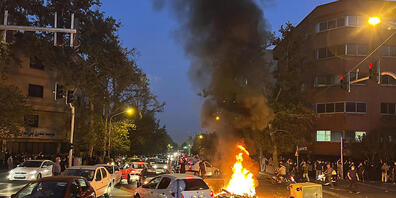 ARCHIV - In mehr als 100 Städten im Iran gab es Menschenrechtlern zufolge in den vergangenen Wochen Proteste. Foto: Uncredited/AP/dpa