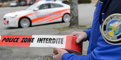 Laut der Waadtländer Polizei kam eine Person auf einer Baustelle in Lausanne ums Leben, als ein Kran umstürzte. (Symbolbild)