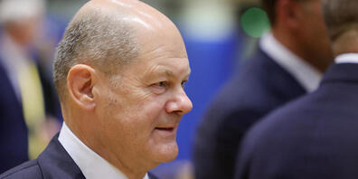 Der deutsche Kanzler Olaf Scholz sieht im Wiederaufbau der Ukraine nach dem Ende des Angriffskriegs eine jahrzehntelange Aufgabe der Weltgemeinschaft. Foto: Olivier Matthys/AP/dpa