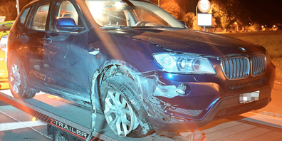 Endstation Mauer: Eine Autofahrt unter Alkoholeinfluss endet für einen 23-Jährigen mit einem Selbstunfall und einem entzogenen Führerausweis.